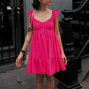 Little pink dress. Perfect for summer brunch with your girlies.
